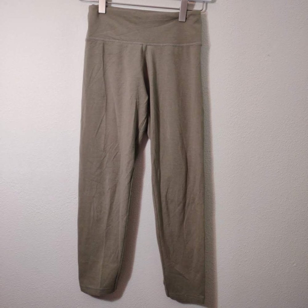 Victoria Sport Olive Green Leggings X Small